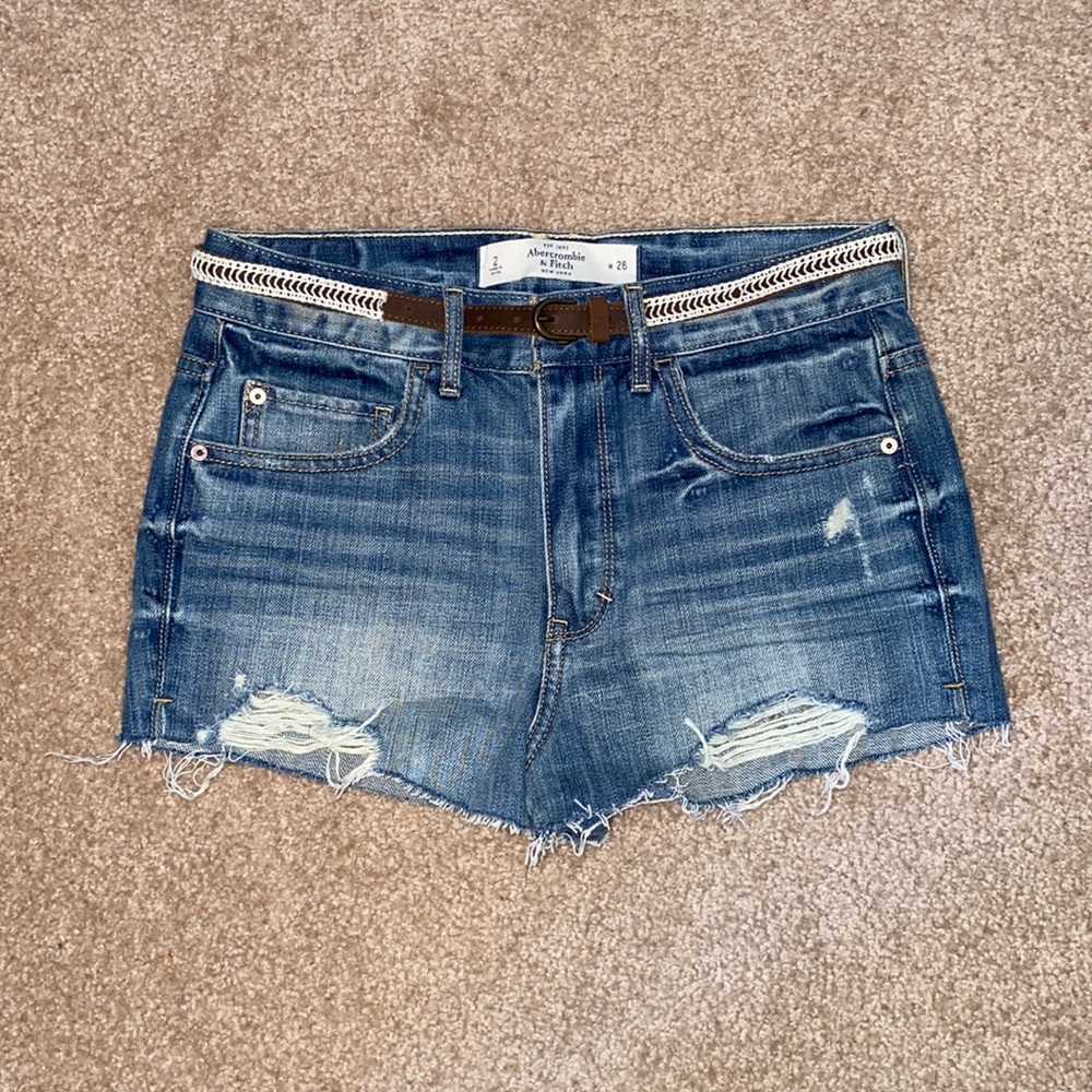 A&F High Rise Distressed Denim Shorts 🦌